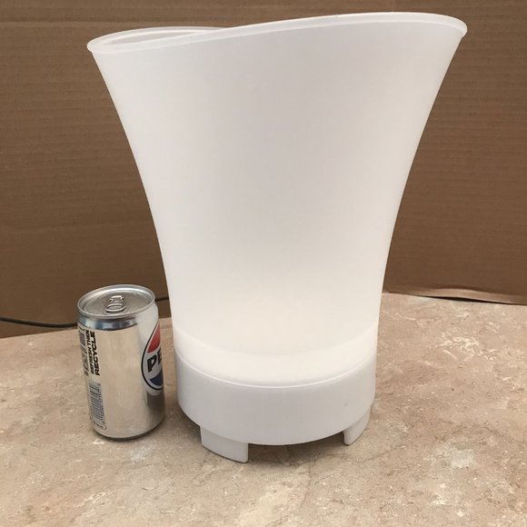 Lighted ice bucket speaker - Bluetooth - color changing - Picture 3 of 12
